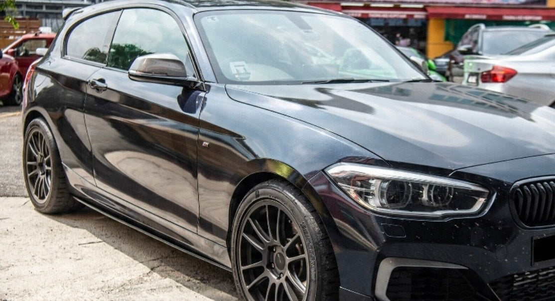 Dokładki Progów do BMW F20 2015-2018 MPakiet Czarny połysk Listwy progowe na progi