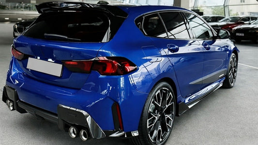 zestaw dokładek Bodykit do BMW 1 F70 MPakiet Czarny Dokładki 2024+ końcówki wydechu