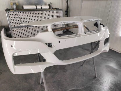 ZDERZAKI zestaw BODYKIT w KOLOR do BMW E90 LCI sedan MPAKIET Mtech 2009-2013 DYF 2L PRZÓD TYŁ PROGI pod kod lakieru
