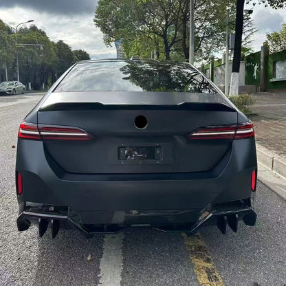 DYFUZOR dokładka tył tylna BMW 5 G60 G61 G68 2023+ spoiler