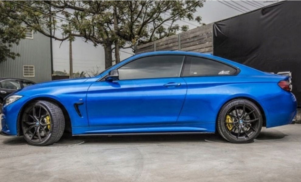 Dokładki Progów do BMW F32 F33 F36 MPakiet Czarny połysk Listwy progowe na progi