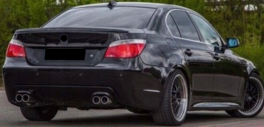 DYFUZOR SPOILER do BMW 5 E60 E61 CZARNY połysk na 4 wydechy 535 540 545 550 M5