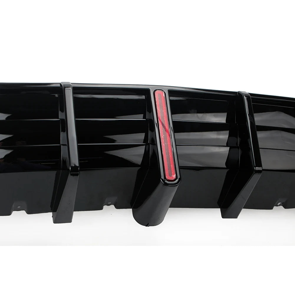 DYFUZOR SPOILER do BMW G30 G31 LED 4R CZARNY POŁYSK ZE SWIATŁEM STOP 2016-2024