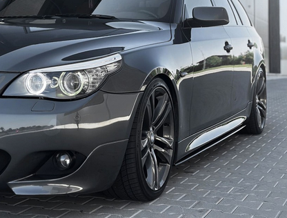DOKŁADKI PROGÓW LISTWY PROGOWE BOCZNE BMW E60 E61 5 MPakiet czarny połysk